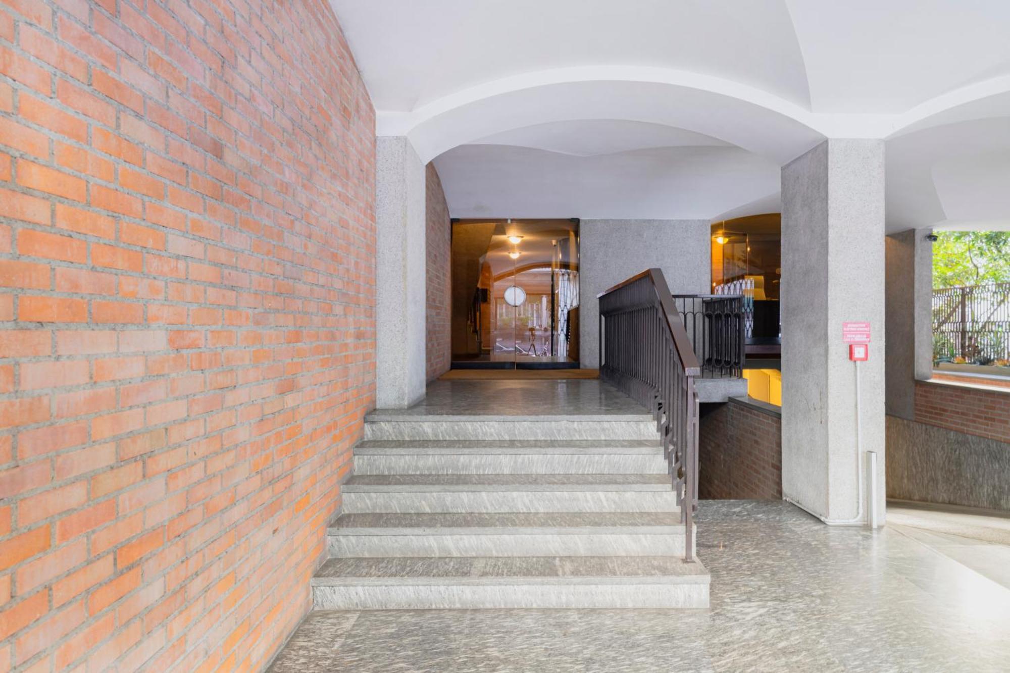 Relstay - Borgonuovo Mailand Exterior foto